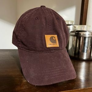Burgundy Carhartt hat
